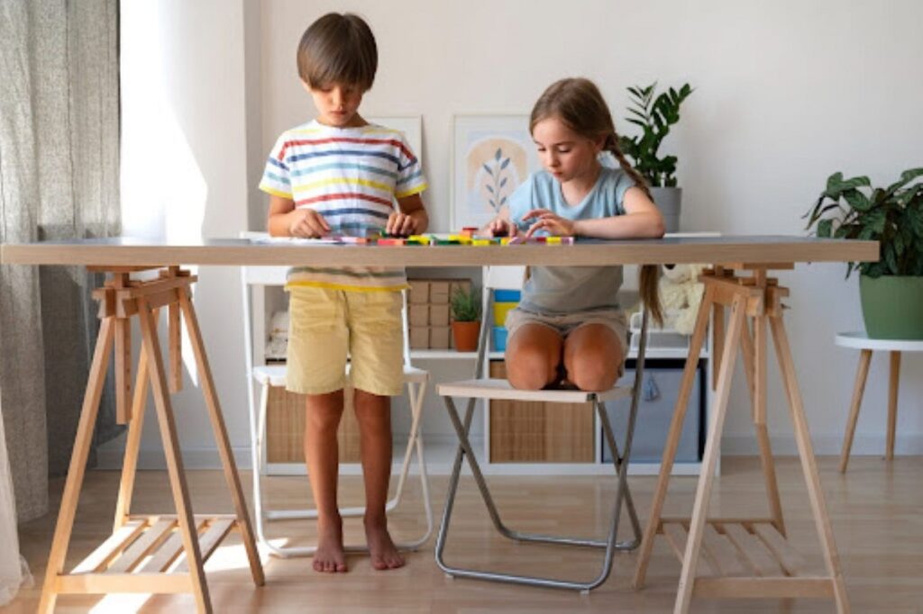 Ce mese pentru living le sunt recomandate familiilor cu copii?
